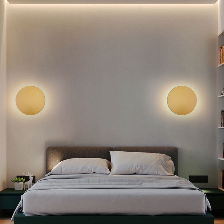 Minimalist Round Halo LED Wall Sconce – Black, White or Gold