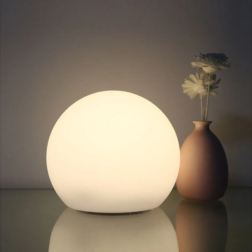 Color-changing LED globe lamp
