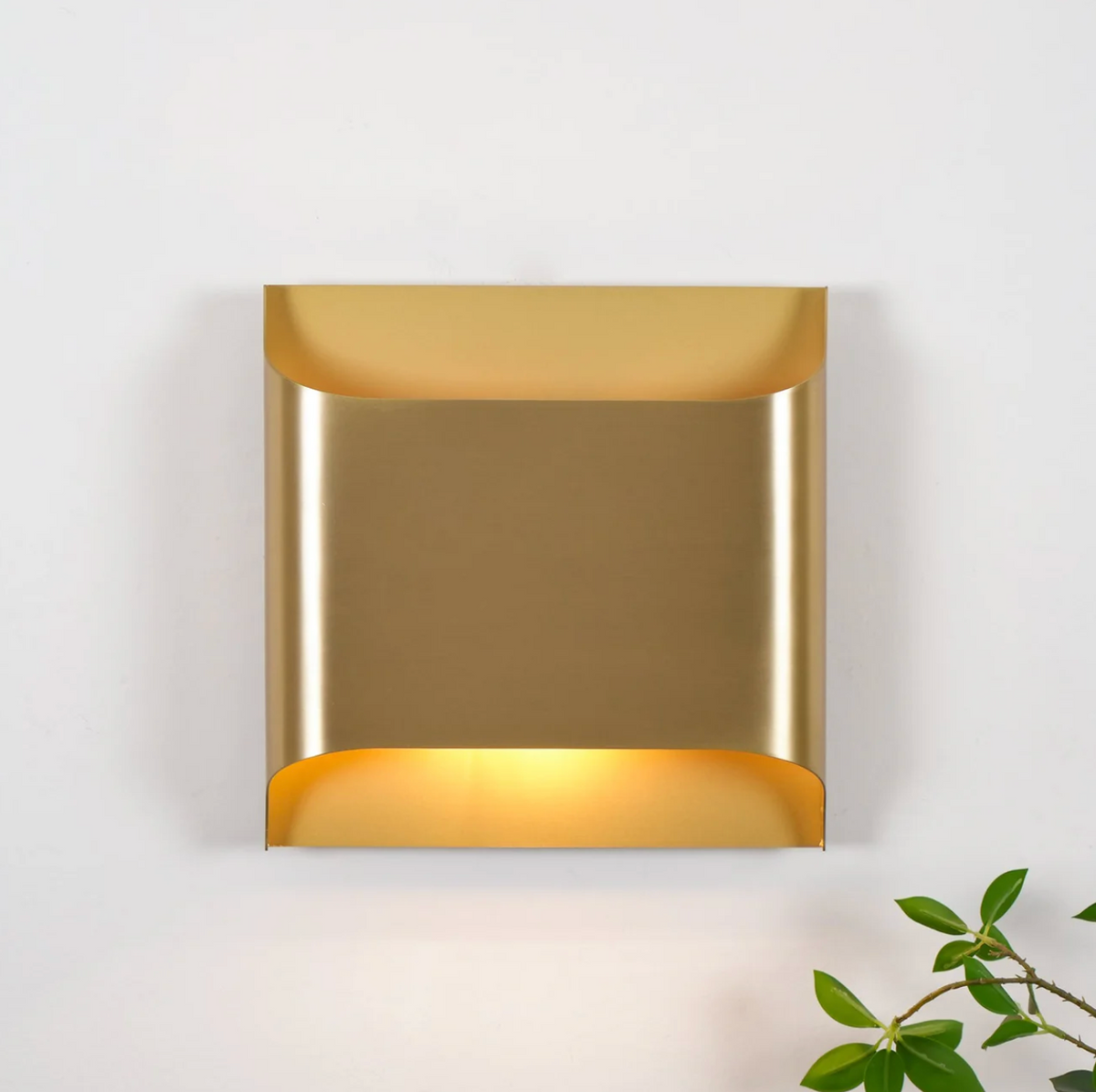 Up-Down LED Wall Lamp – Aluminum Cube, Black or Gold
