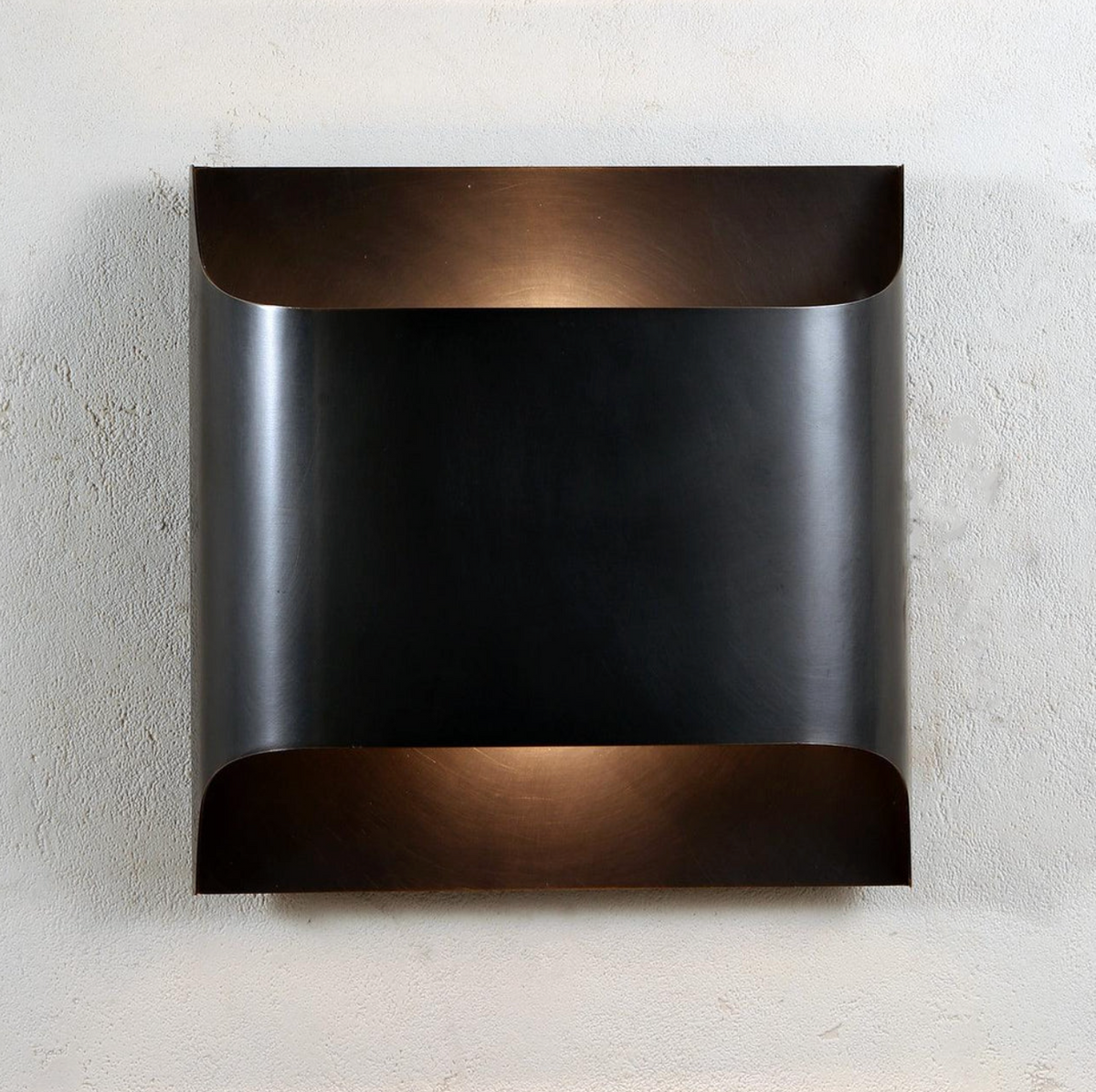 Up-Down LED Wall Lamp – Aluminum Cube, Black or Gold