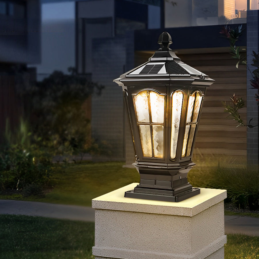 Classic lantern outdoor post light