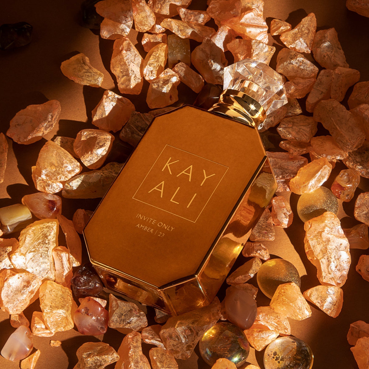 KAYALI Invite Only Amber | 23 - view 3 | BROKLEN