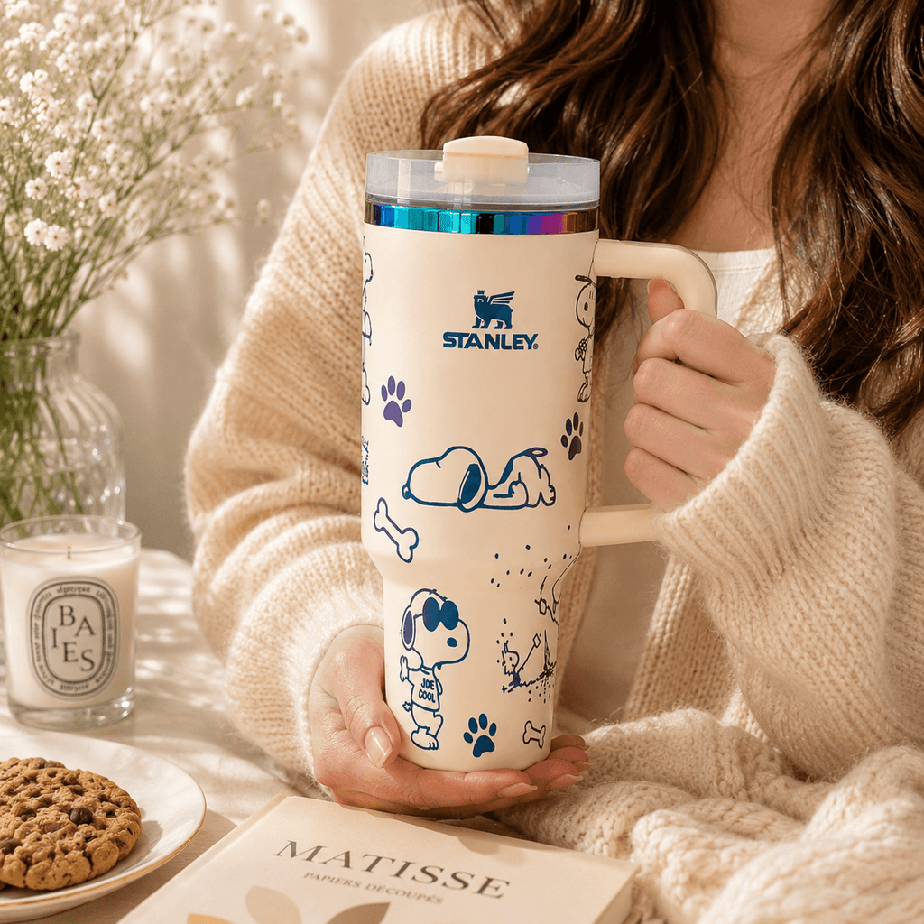 Stanley Snoopy Line Art Insulated Tumbler - view 2 | BROKLEN