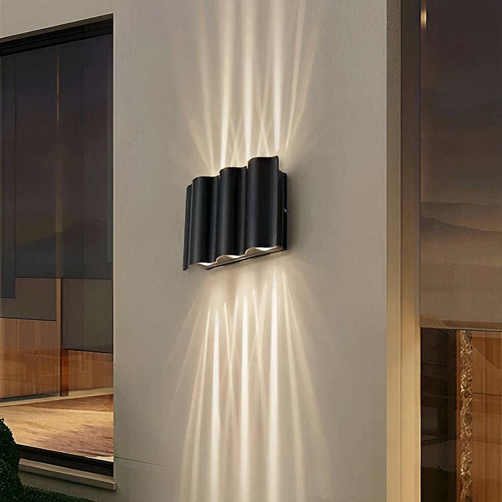 Wave LED outdoor wall light